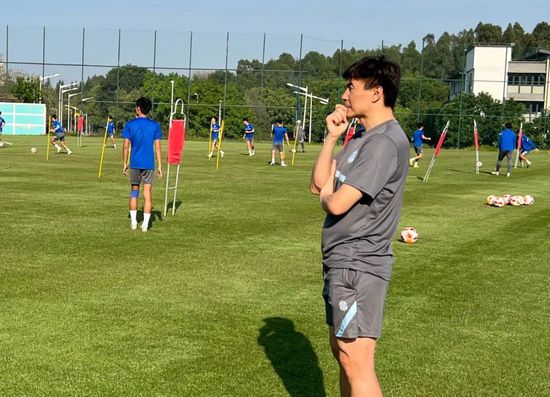 业余经验的女职员