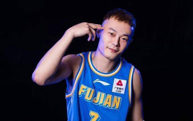 业余经验的女职员